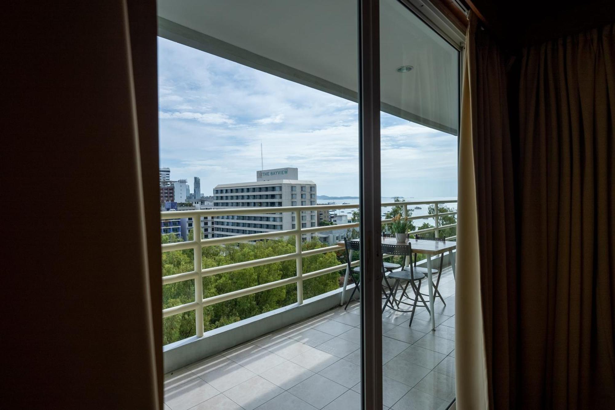 Vtsix At View Talay 6 Hotel Pattaya Exterior foto