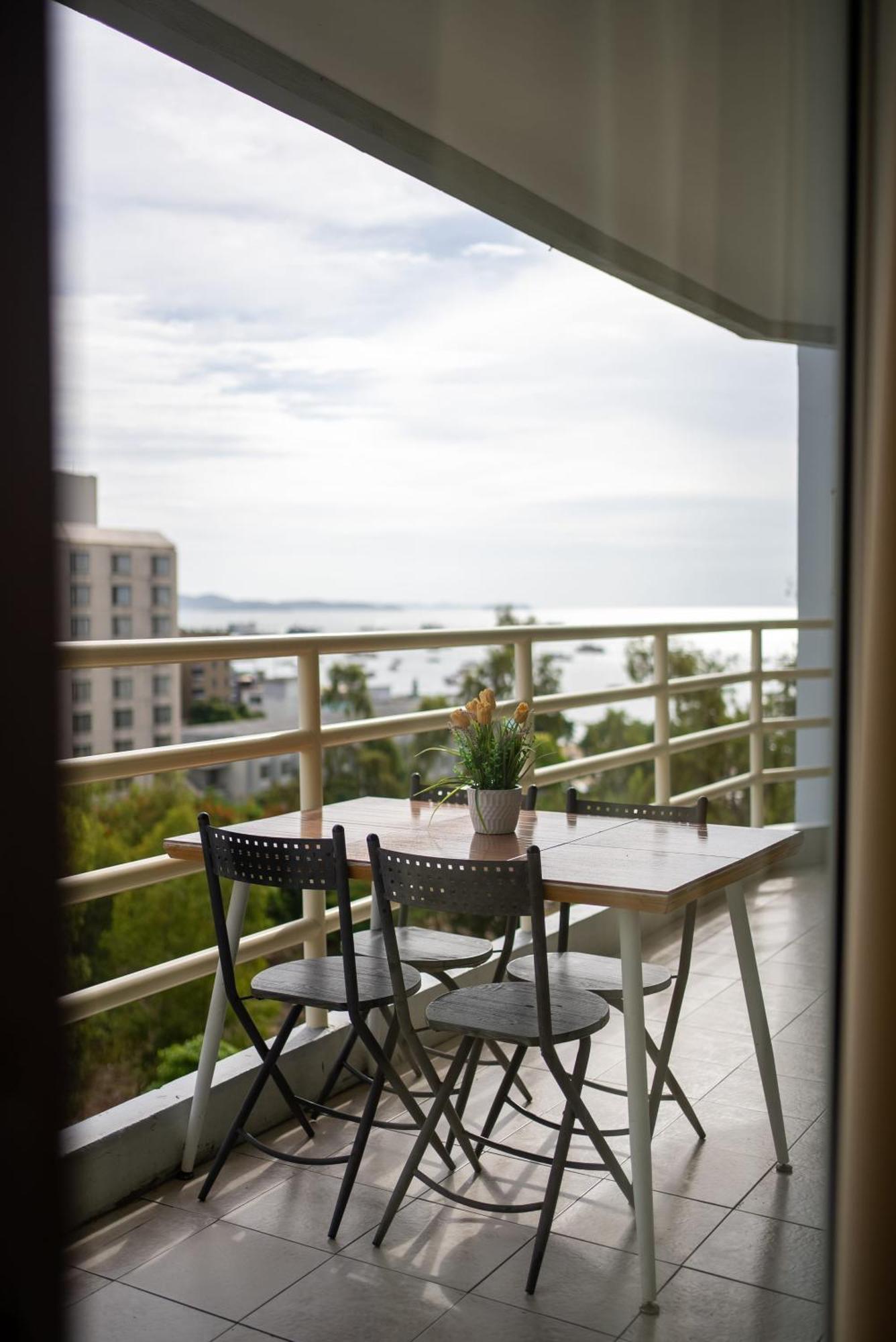 Vtsix At View Talay 6 Hotel Pattaya Exterior foto